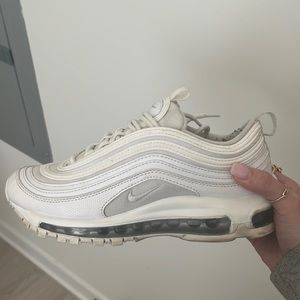 white nike air max 97